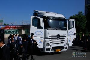 坐標新疆 奔馳卡車爭做“中歐第四物流通道”的銜接者