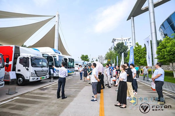 第四屆首都國企開放日市民走進福田汽車感受中國制造