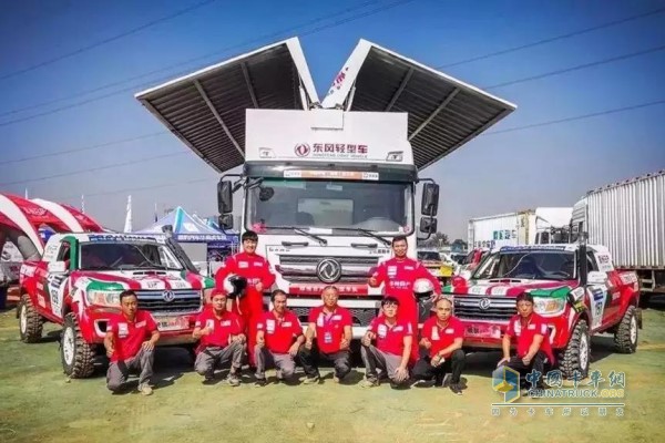 匹配東風(fēng)康明斯發(fā)動機(jī)的東風(fēng)中卡D12就作為后勤保障車