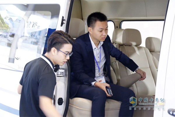 用戶現(xiàn)場體驗圖雅諾智藍(lán)