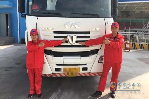 武懷忠、李艷萍夫婦