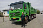 8臺自卸車“排排站”，漢風(fēng)圓了他的卡車夢