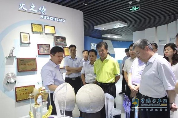 集團(tuán)外部董事一行深入渤?；钊疽痪€調(diào)研指導(dǎo)工作