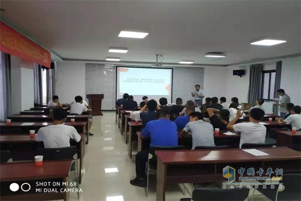 汕德卡服務(wù)智能通應(yīng)用及駕駛技巧講解現(xiàn)場(chǎng)