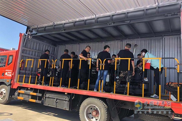 康明斯國六DPF清灰設備交付暨服務培訓大篷車啟航儀式