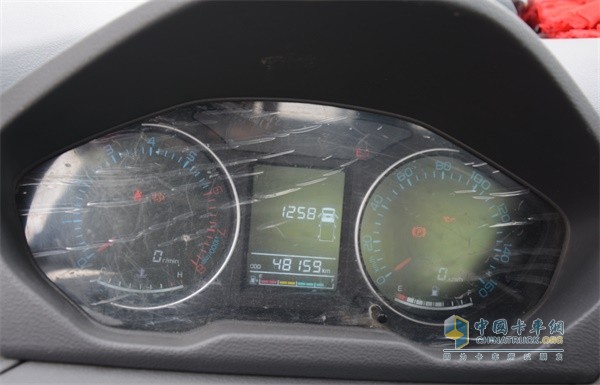 小楊的這輛車目前已經(jīng)跑了48159公里，整車出勤率非常高
