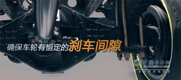 東風(fēng)中卡D9綠通運(yùn)輸專家裝配氣動(dòng)雙回路制動(dòng)和排氣制動(dòng)