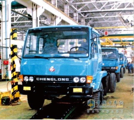 東風(fēng)柳汽第一款平頭車(chē)