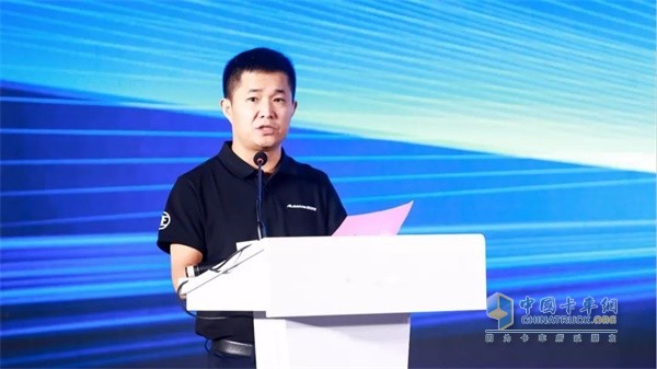 歐馬可事業(yè)部常務副總裁、營銷公司總經(jīng)理唐宏超致辭