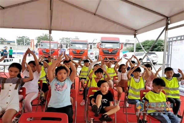 東風商用車天龍寶寶夏令營活動