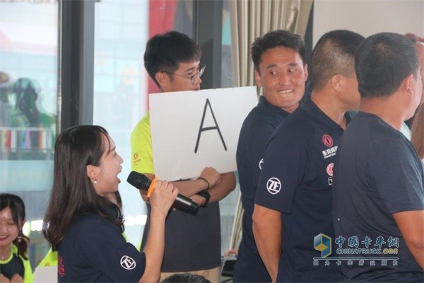 第5季天龍哥大賽半決賽西安站賽場(chǎng)外活動(dòng)