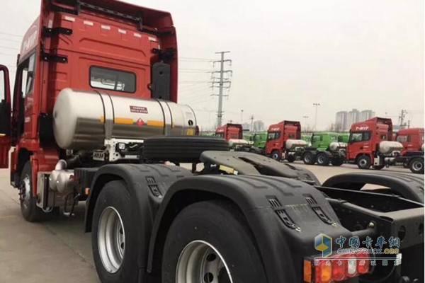 X3000LNG國六牽引車