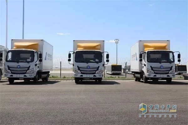 已交付南航在大興機(jī)場使用的歐馬可智藍(lán)新能源物流車