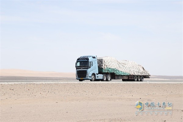 沃爾沃卡車(chē)FH460穿越無(wú)人區(qū)