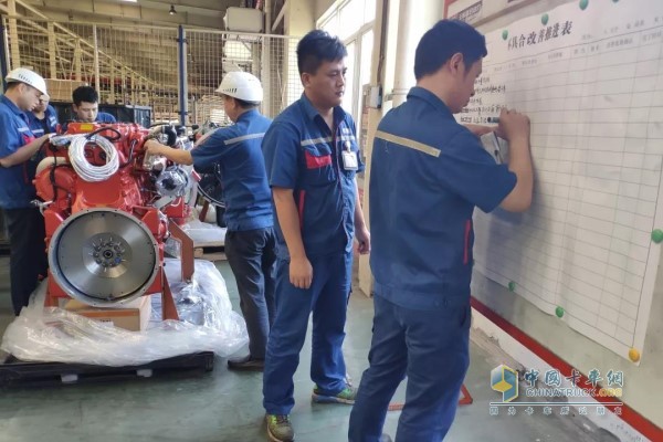 質(zhì)量部組織人員仔細(xì)聆聽并將評審意見作為改善項詳細(xì)記錄下來