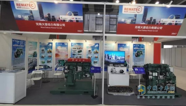 解放動(dòng)力現(xiàn)場(chǎng)展示了6DM2、6DL2系列再制造柴油機(jī)