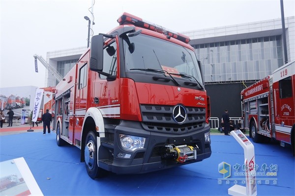 沈陽(yáng)捷通采用奔馳Arocs底盤(pán)救援消防車(chē)