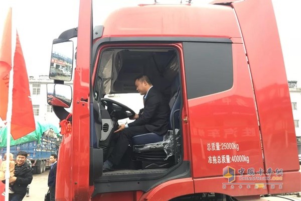 福田戴姆勒卡友看車、試車