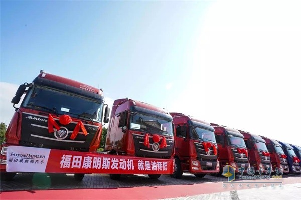 活動(dòng)現(xiàn)場歐曼港口運(yùn)輸車展示區(qū)