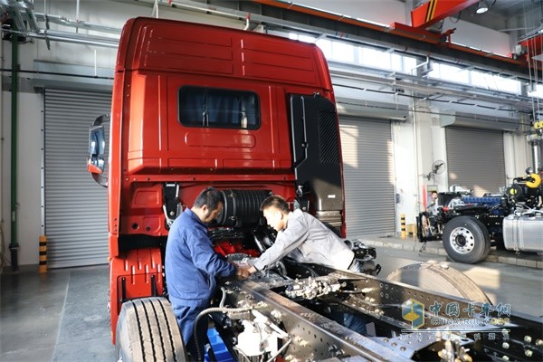 福田戴姆勒汽車(chē)試制車(chē)間