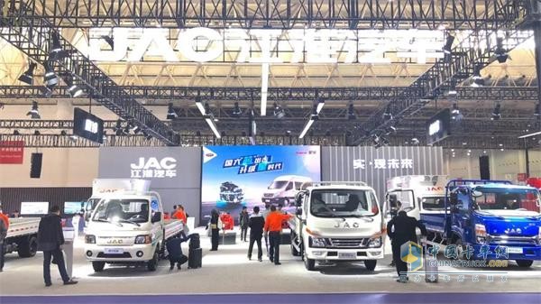 江淮商用車國(guó)六全系陣容閃耀武漢商用車展