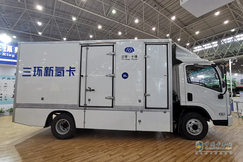 [武漢車展]新氫卡＋集裝箱無人轉(zhuǎn)運車 三環(huán)展行業(yè)領先技術