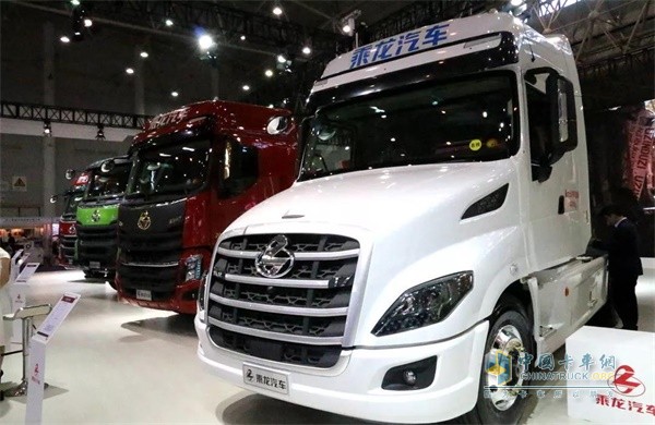 國(guó)六版乘龍T7牽引車