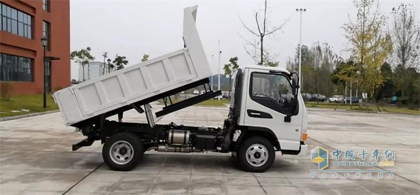  江淮D6177小軸距工程車(chē)承載能力強(qiáng)