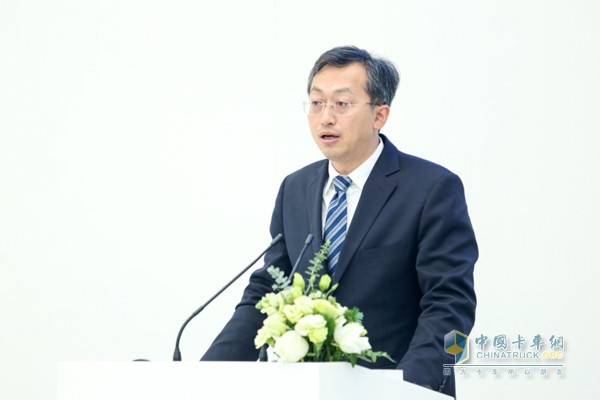 福田汽車黨委書記、總經(jīng)理鞏月瓊布置“戰(zhàn)略落地措施安排”
