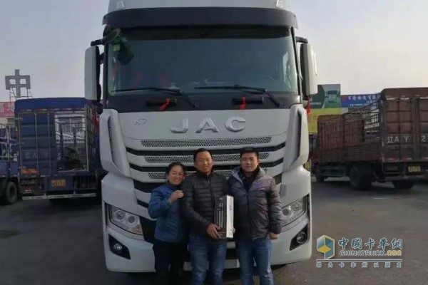 蔡玉東與愛(ài)車(chē)格爾發(fā)K7