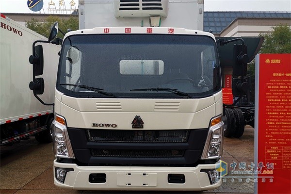豪沃輕卡 統(tǒng)帥4x2冷藏車——城配王(?？?.8L國(guó)五機(jī))