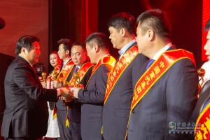 中國重汽打響2020年年會(huì)第一槍！譚旭光董事長作出重要講話！