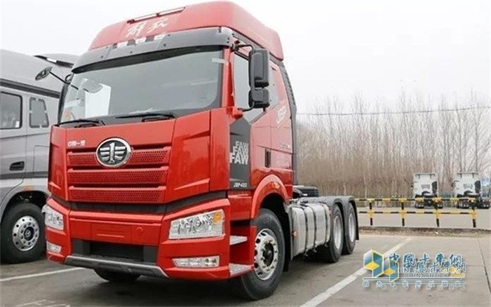 解放新J6P6x4質(zhì)惠版牽引車(chē)