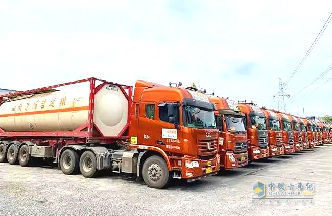 聯(lián)合卡車(chē)