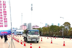 張帥：“駿鈴V6無(wú)愧‘城市配送專家’”