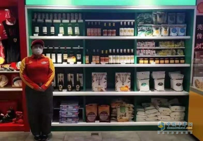 殼牌各地加油站為打贏這場攻堅戰(zhàn)貢獻力量