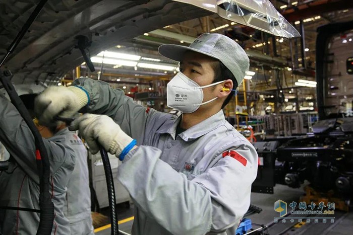 工廠在保證防疫車輛生產(chǎn)外，正逐步恢復日常產(chǎn)能