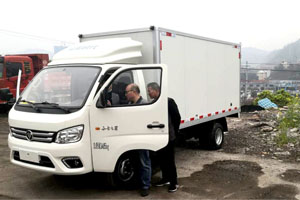 小卡之星交車10臺(tái) 為吉首學(xué)校學(xué)生的安全保駕護(hù)航