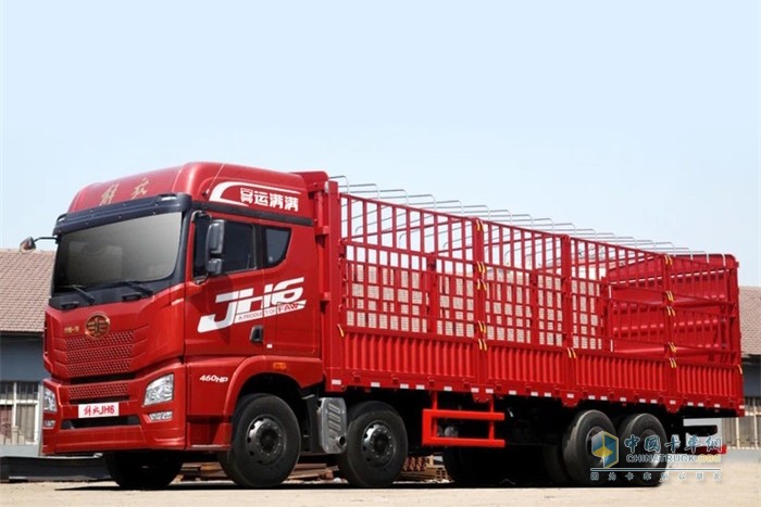 一汽解放青汽JH6 8×4載貨車(chē)