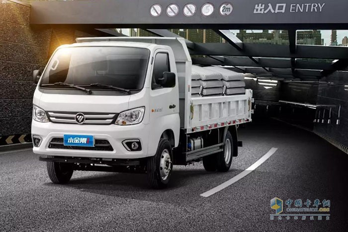 福田小金剛車高1.99米，地下車庫任意可任意穿梭