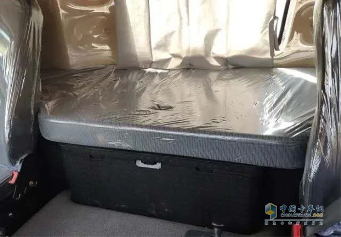 臥鋪寬度增加，最寬處接近900mm