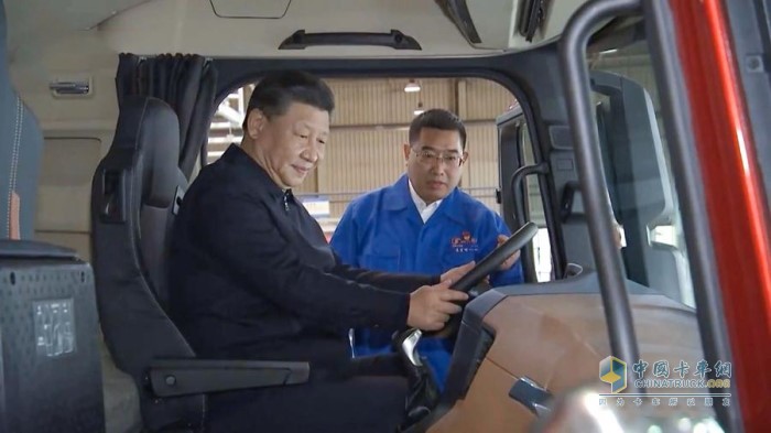 2020年4月22日習(xí)近平總書記來到陜西汽車控股集團有限公司考察調(diào)研