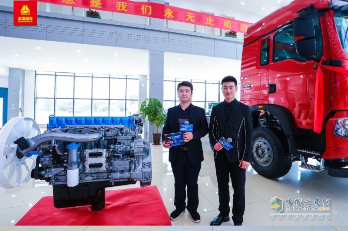 對發(fā)動機、牽引車、載貨車進行了講解