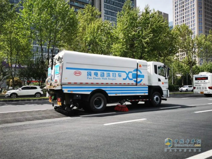 西安高新區(qū)加大純電動環(huán)衛(wèi)車的投放運(yùn)營