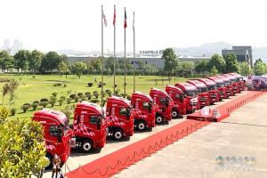 紅巖上新！紅巖杰獅2020牽引車豪輕、豪省、豪舒適
