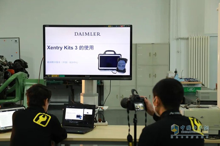 奔馳卡車培訓(xùn)中心的老師們制作了70多個(gè)媒體課件和教學(xué)視頻