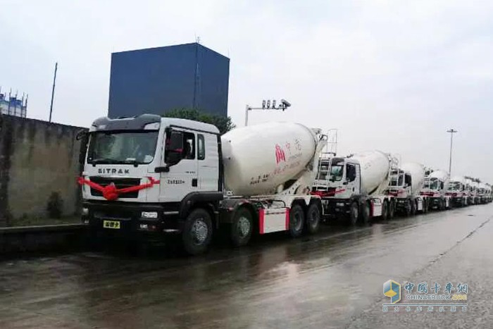 汕德卡G5法規(guī)版攪拌車(chē)交車(chē)儀式
