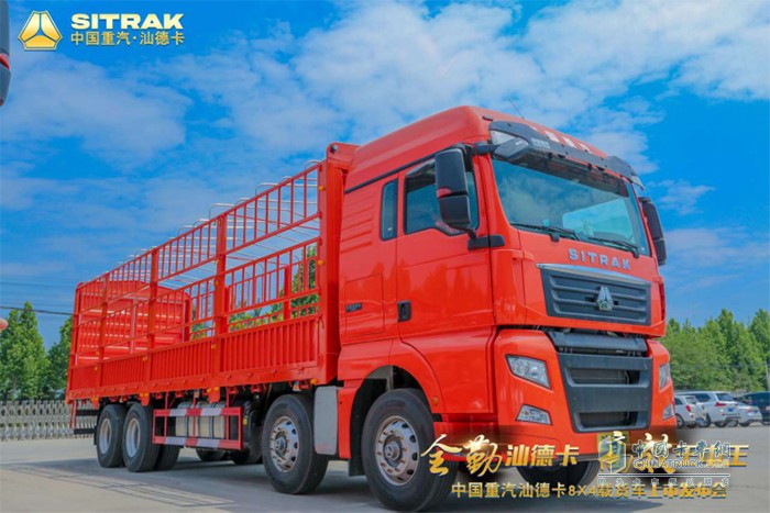 汕德卡8X4載貨車(chē)