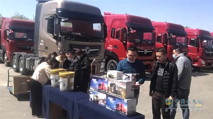 市場一線、開展活動