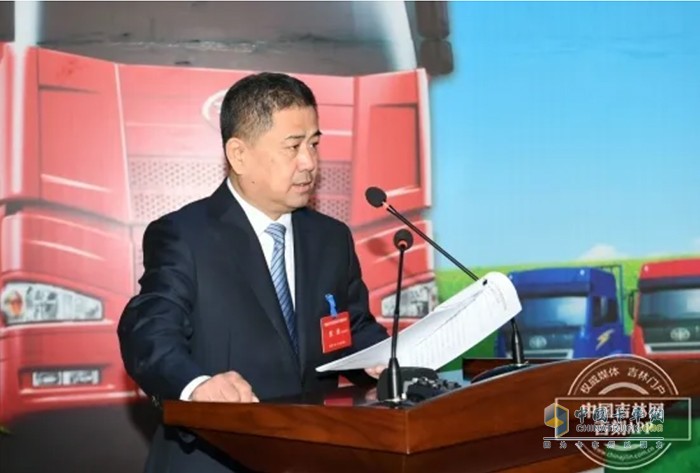 四平市委常委、常務(wù)副市長陳強(qiáng)主持啟動儀式